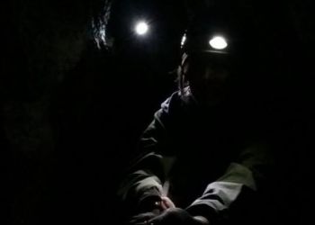 Stockfinster in der Odelsteinhöhle